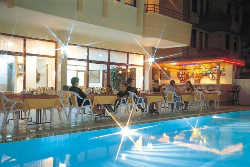 Amber-Rose Apart Hotel Аланя Екстериор снимка